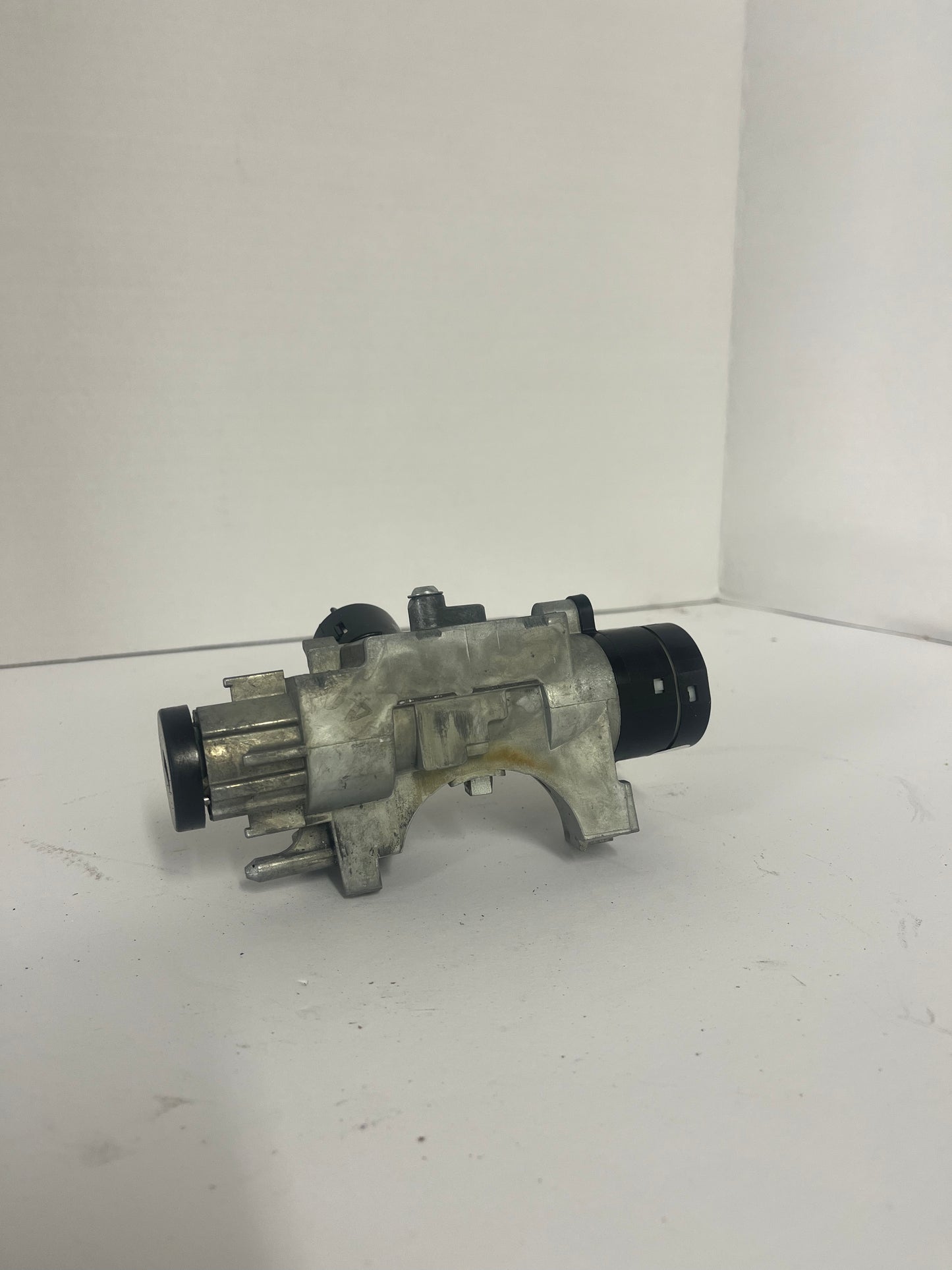 2011 Chevy Caprice Ignition Lock Cylinder Housing