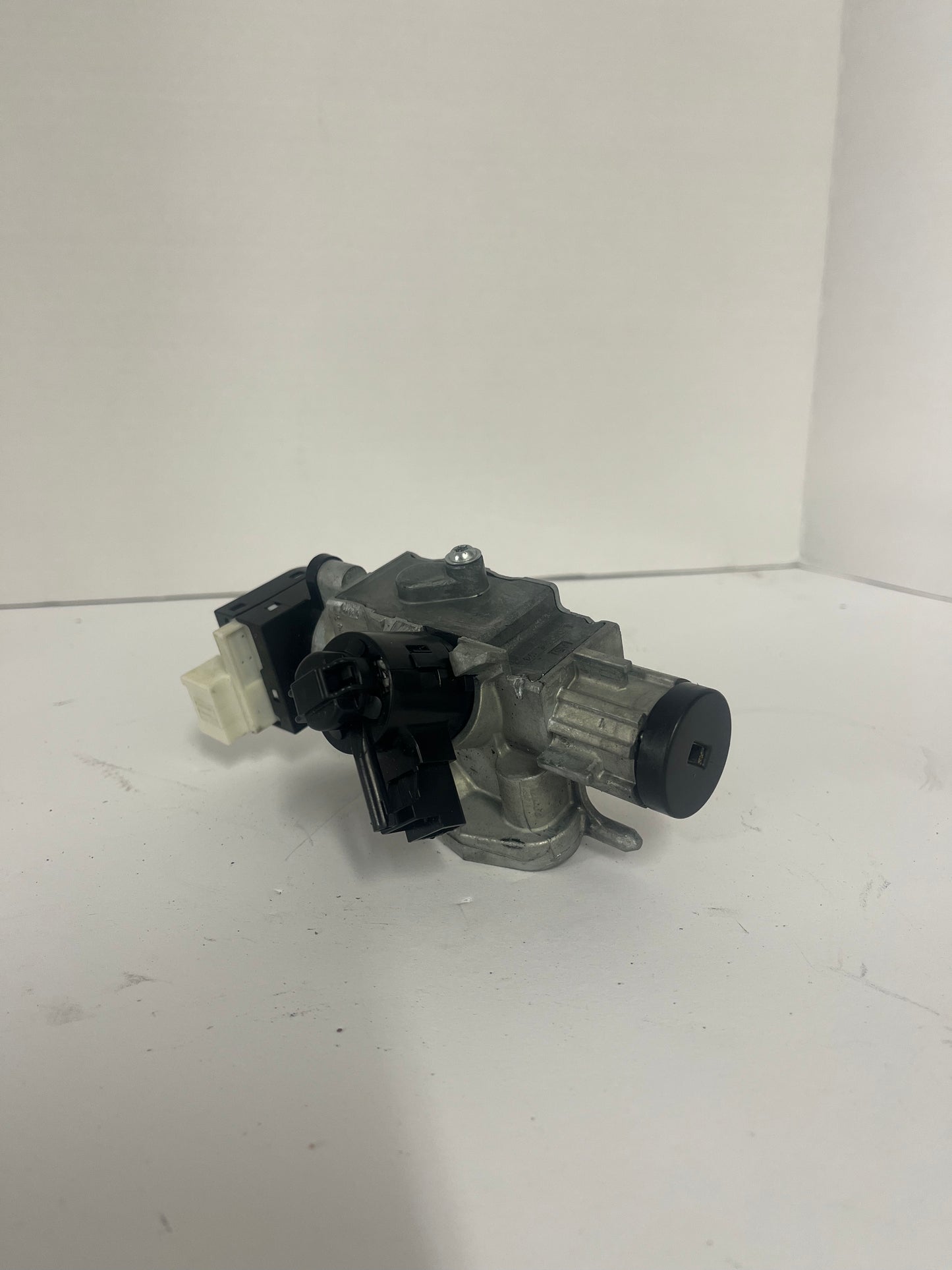 2011 Chevy Caprice Ignition Lock Cylinder Housing